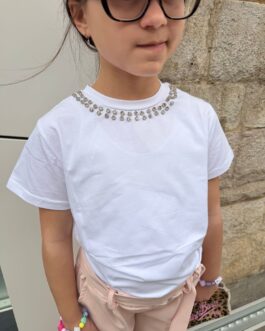 T-SHIRT BIANCA CON STRASS SUL GIROCOLLO