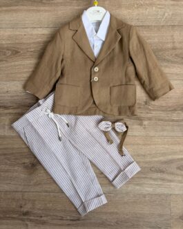 ABITO CON GIACCA MARRONE PANTALONE RIGATO E CAMICIA BIANCA